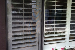 BRONZE FRAME WINDOW SCREEN